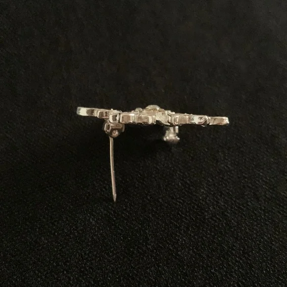 Sparking Snowflake brooch - Picture 4 of 4